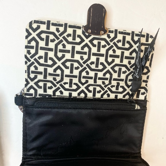 COPY - Vera Bradley small Wallet - Picture 2 of 3